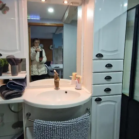 Atelier D Antoine 公寓 *